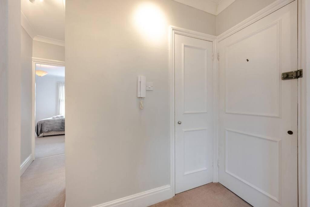 Cosy 2 Bed In Kensington Olympia Διαμέρισμα Λονδίνο Εξωτερικό φωτογραφία
