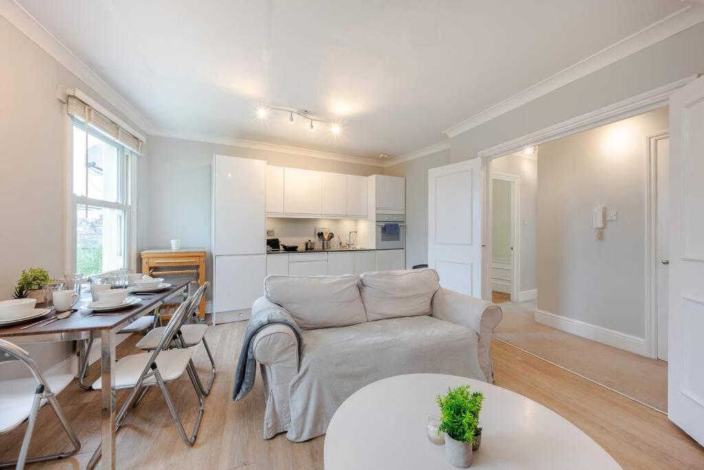 Cosy 2 Bed In Kensington Olympia Διαμέρισμα Λονδίνο Εξωτερικό φωτογραφία