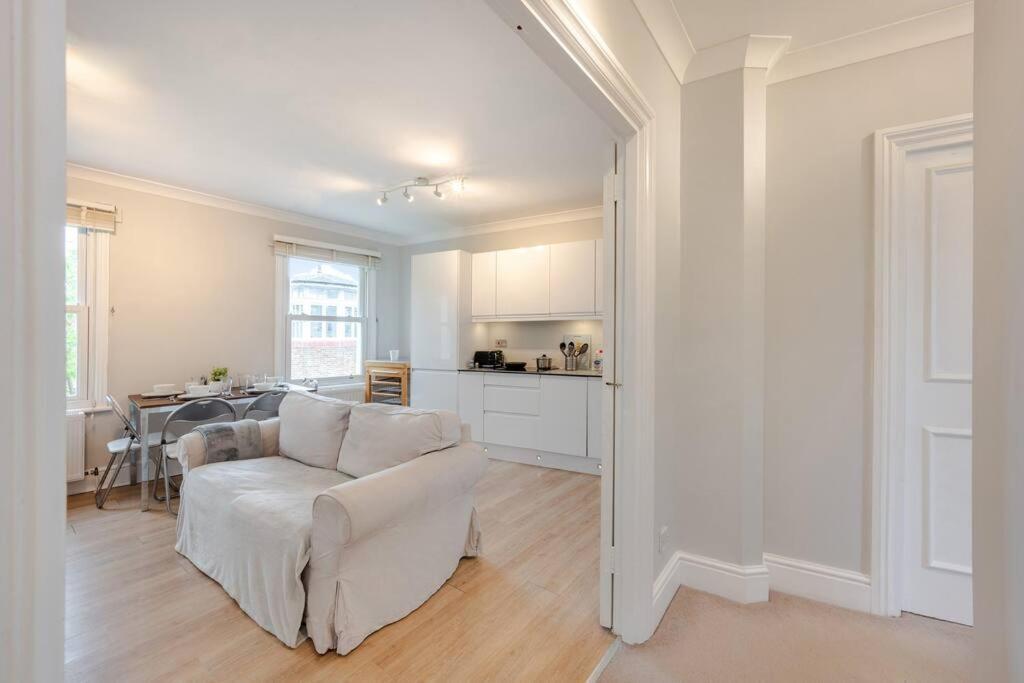 Cosy 2 Bed In Kensington Olympia Διαμέρισμα Λονδίνο Εξωτερικό φωτογραφία